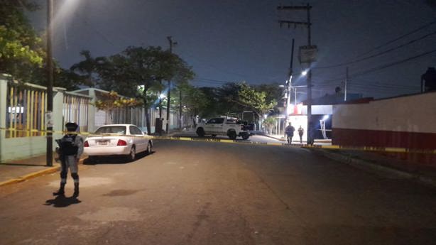 Fiscalía cumple otra orden de cateo, ahora en la colonia Fernando López Arias, en Veracruz | VIDEO