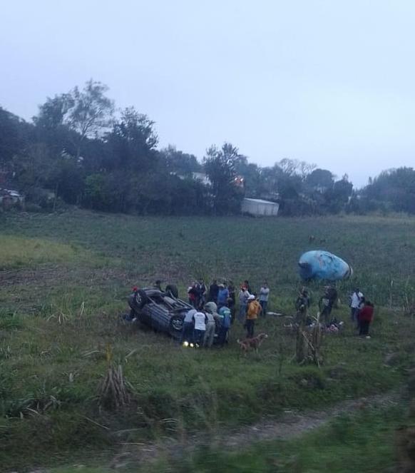 Curva mortal: cinco heridos tras brutal volcadura en la 6 de Enero, en Xalapa