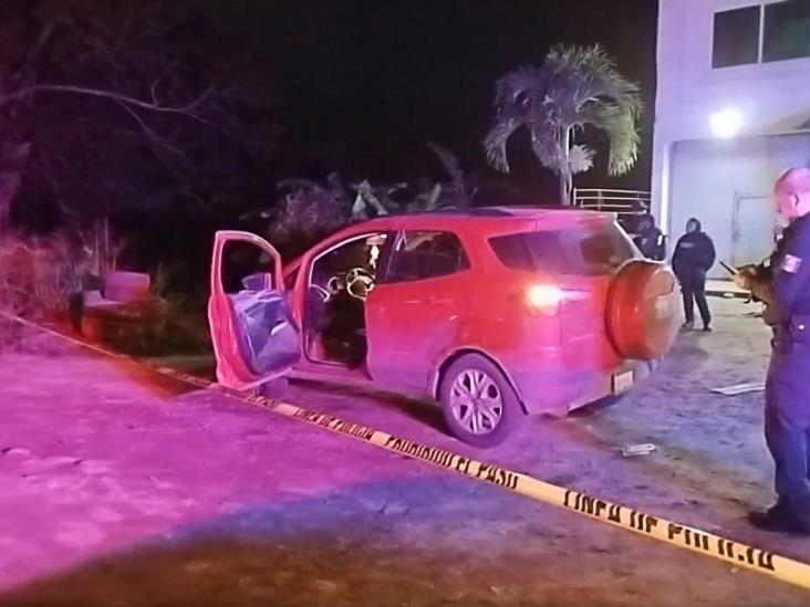 Sicarios disparan a quemarropa a auto en carretera de Martínez de la Torre; un herido grave