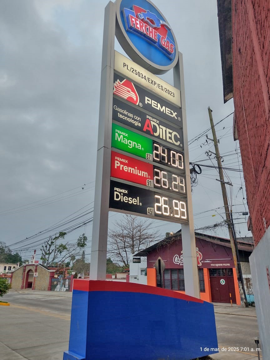 Gasolinera en Misantla ajusta el precio de la gasolina regular