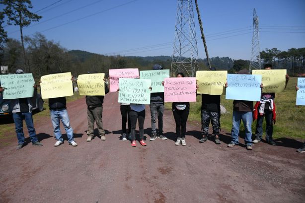 Basura, olores fétidos y zopilotes asfixian a Tlacolulan; claman cierre de relleno sanitario