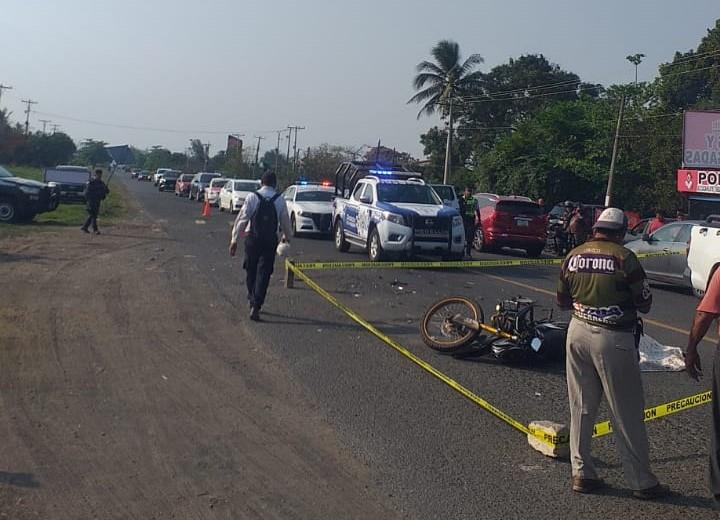 Mujer pierde la vida al accidentarse en moto en La Laguna, Medellín