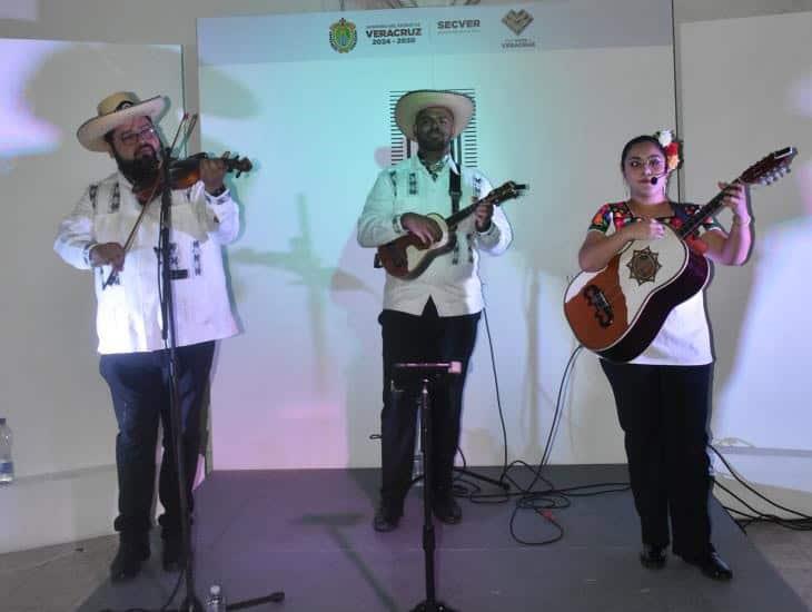 Grupo Nematatlín presenta recital música de la Huasteca