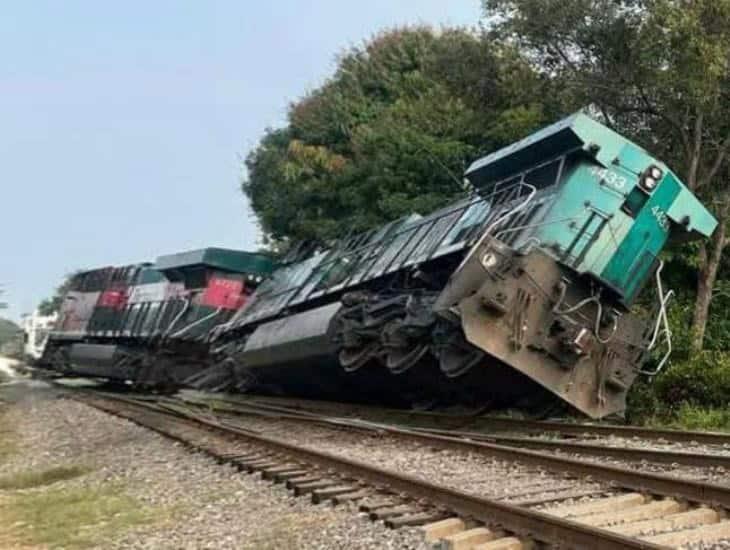 Locomotora de Ferrosur se descarrila en Chinameca