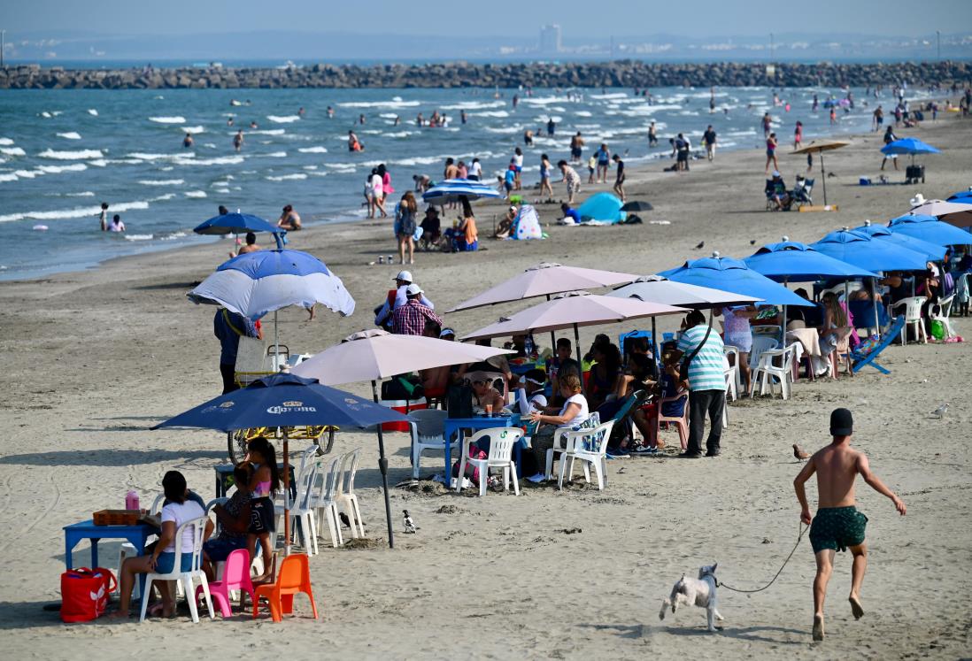 Playas de Veracruz y Boca del Río lucieron repletas de turistas