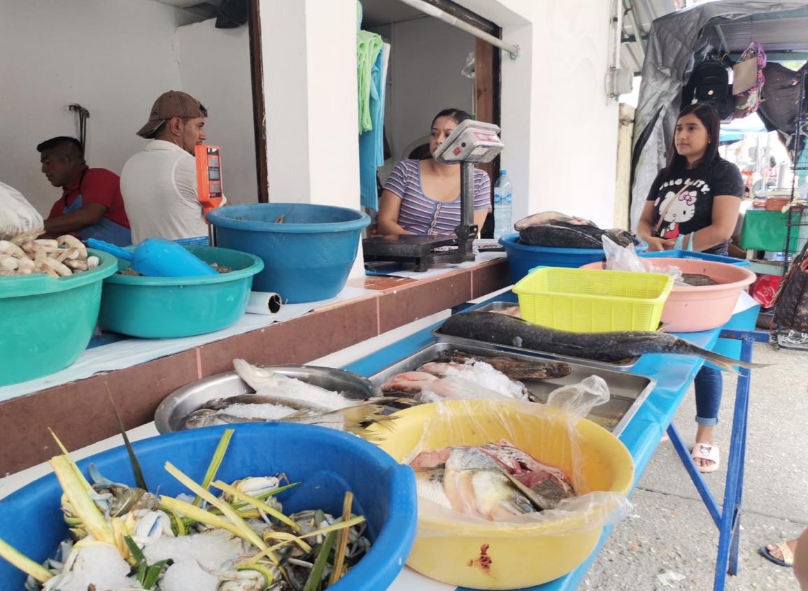 Vendedores de mariscos esperan repunte en ventas durante cuaresma