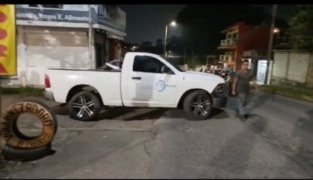 Accidente entre motocicleta y camioneta en Fortín deja un lesionado