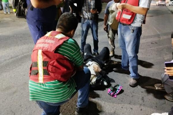 Accidente entre motocicleta y camioneta en Fortín deja un lesionado