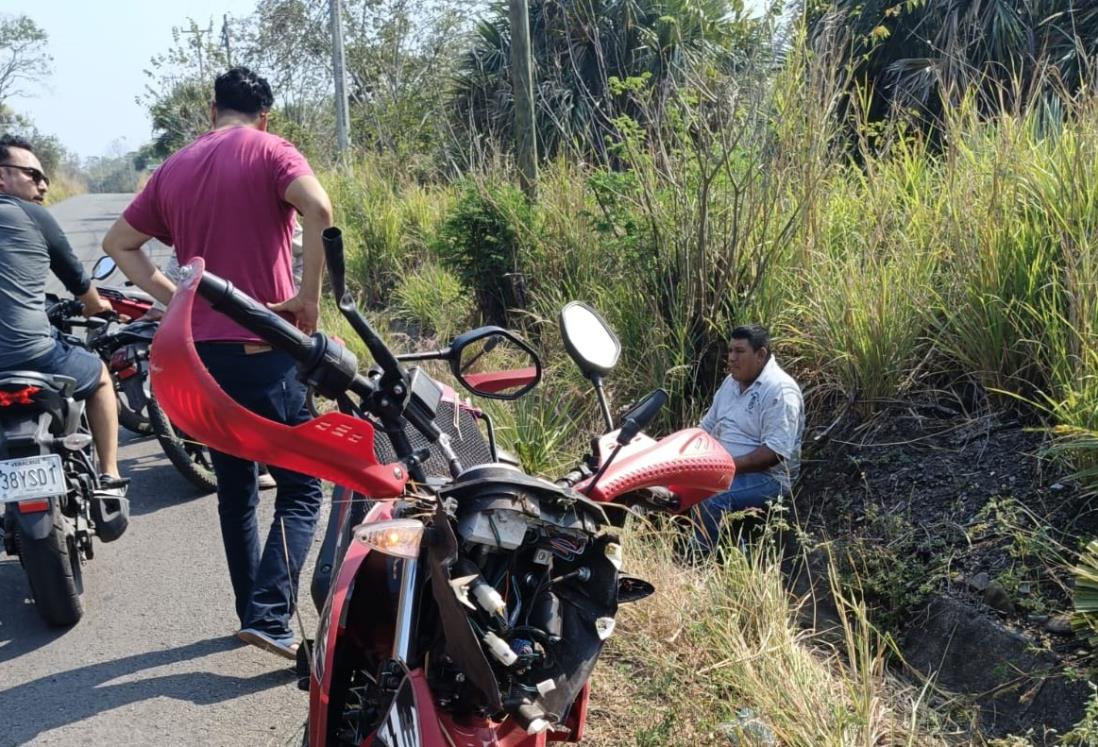 Se lesiona el brazo tras derrapar la moto en Actopan, Veracruz