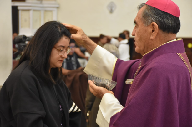 Inicia la cuaresma en Orizaba; católicos reciben cruz de ceniza