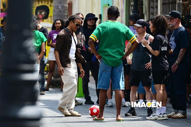 ¡Edgar Davids en Veracruz!: La leyenda del futbol grabó en El Barrio de la Huaca