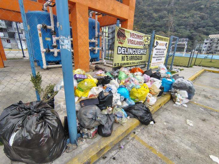 En Río Blanco, malos olores, montañas de desechos y ningún camión de basura