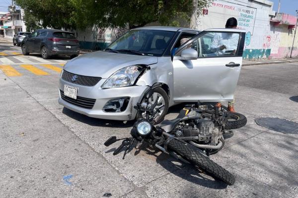 Automovilista choca contra motociclista en fraccionamiento Virginia de Boca del Río