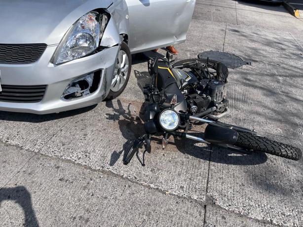 Automovilista choca contra motociclista en fraccionamiento Virginia de Boca del Río