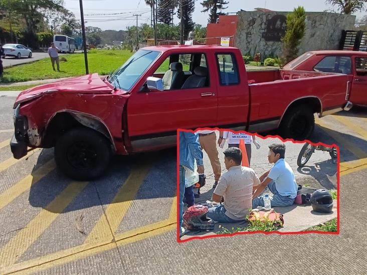 Chocan camioneta y motocicleta en camino Córdoba-Santa Mónica