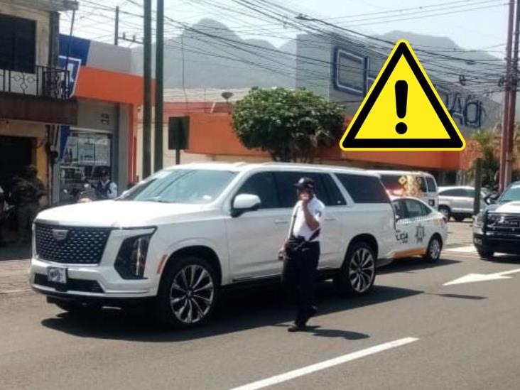 Intervienen policías de Orizaba lujosa camioneta; sería de un precandidato