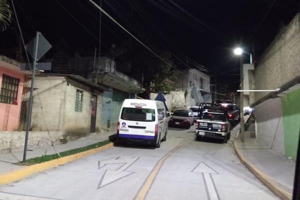 Disputa vecinal en Xalapa termina con brutal ataque a machetazos