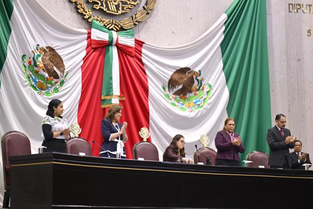 Ángela Olazarán es una inspiración para estudiantes de México: Rocío Nahle