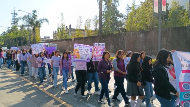 Alto a la violencia contra las mujeres, exigen estudiantes de Bachilleres de Río Blanco