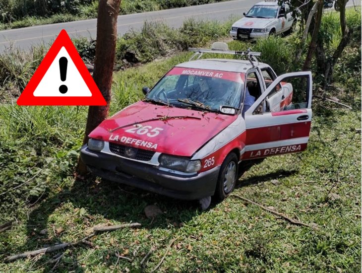 Taxi sale del camino en la carretera Martínez-Misantla; conductor resulta lesionado