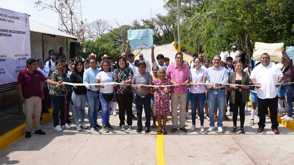 Ponen en marcha camino saca cosechas en San Andrés Tuxtla