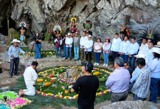 Ixtaczoquitlán vive el ritual de los Xochitlallis en honor a la madre tierra