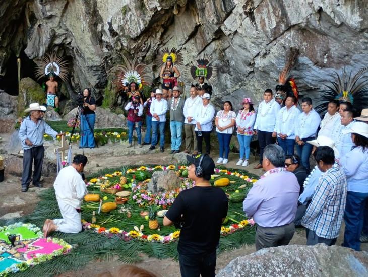 Ixtaczoquitlán vive el ritual de los Xochitlallis en honor a la madre tierra