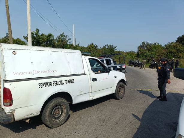 Hallan hombre sin vida en carretera de Martínez de la Torre, Veracruz