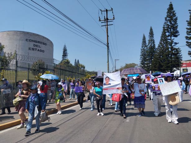 Marcha, indignación y resistencia en el 8M en la capital veracruzana (+VIDEO)