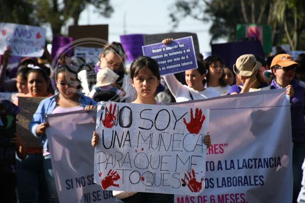 Marcha 8M en Xalapa: Ni una desaparecida, ni una asesinada más (+Video)