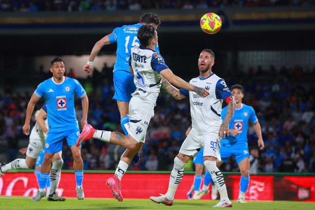 Empatan Cruz AZul y Monterrey en la J-11