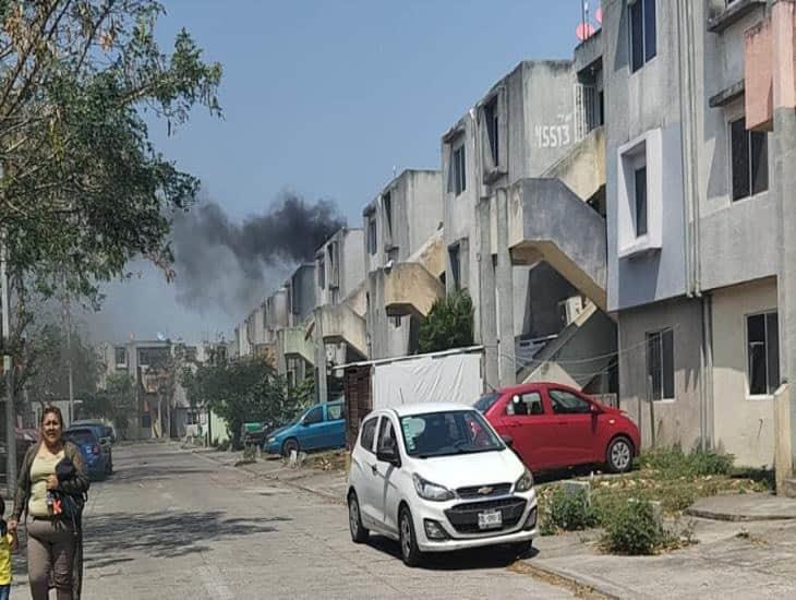 Personal de emergencias de Medellín de Bravo atiende incendio en departamento