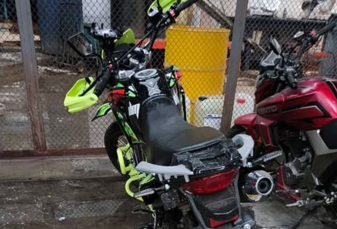 Roban motocicleta en estacionamiento de supermercado de Boca del Río