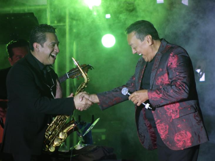 Se realiza con éxito ´Dos Carlos de Cuidado´ concierto de amor, boleros y baile