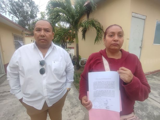 Padres de familia de escuela en Boca del Río se manifiestan por imposición de un director