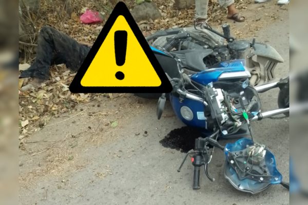 Arrollan a motociclista en Carrillo Puerto, dejándolo severamente lesionado