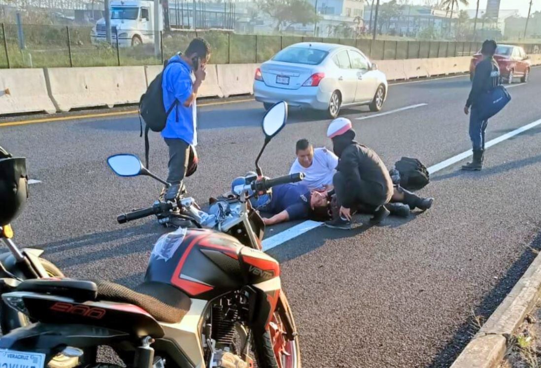 Auto huye al atropellar a motociclistas en la carretera Veracruz – Cardel