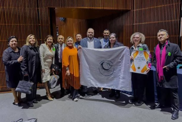 Bandera de la Paz, evento de la Federación Global y de Alta Inteligencia en la Cámara de diputados