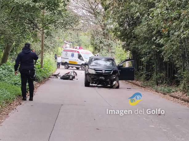 Motociclista pierde la vida en trágico accidente sobre el Camino Viejo a Mariano Escobedo (+VIDEO)