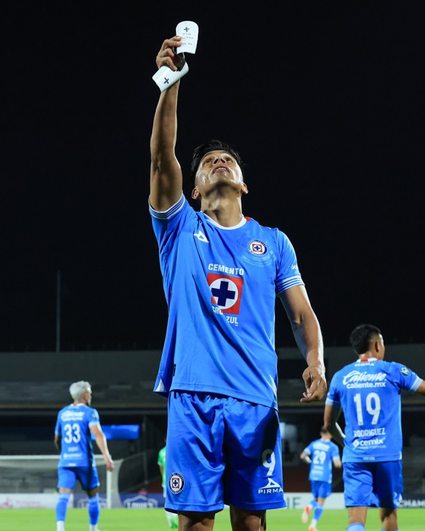 Golea Cruz Azul y está en Cuartos de Final