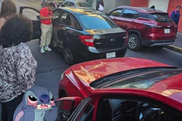 Choque en Xalapeños Ilustres colapsa el tráfico en el centro de Xalapa
