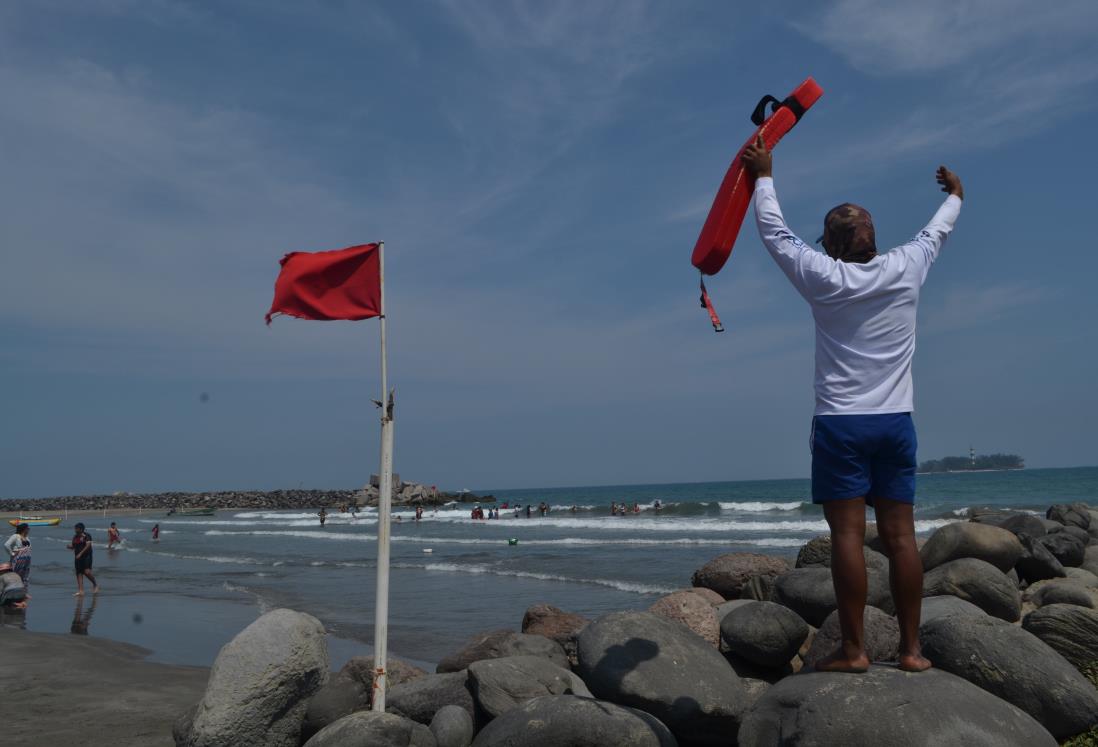 Estas son las zonas más peligrosas para nadar en playas de Veracruz