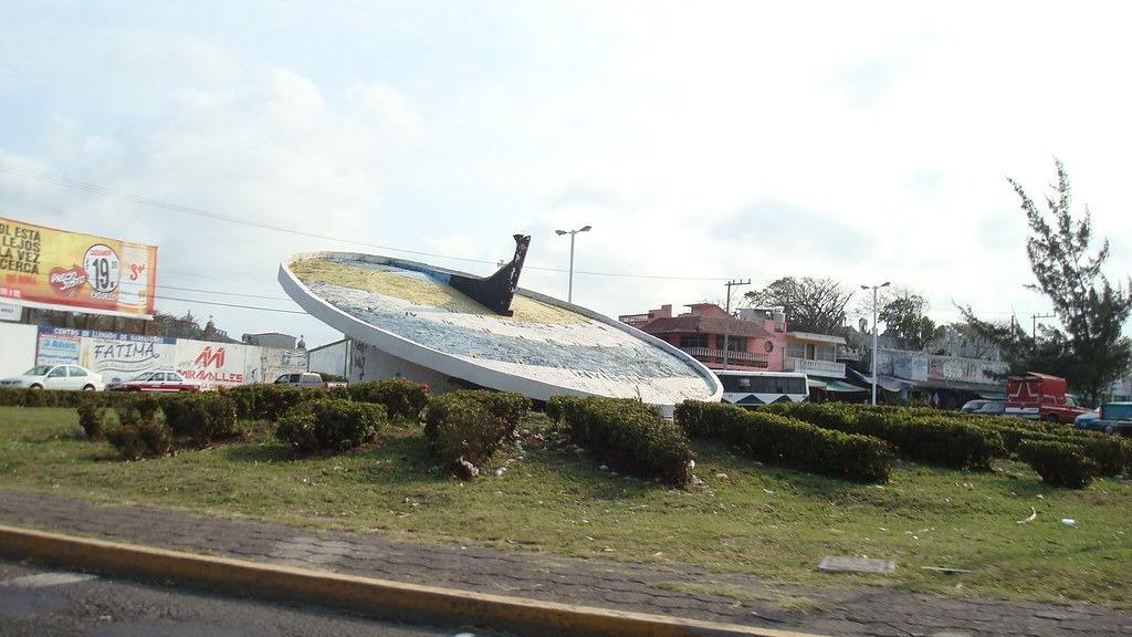 Así era el Reloj de Sol que existía en la avenida Díaz Mirón en Veracruz ¿Sabes que hay ahora?