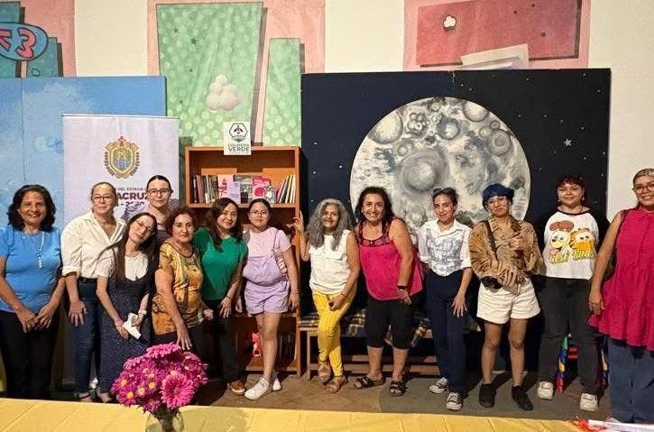 Colectiva Colmena Verde inaugura la biblioteca feminista "Épica" en el puerto de Veracruz