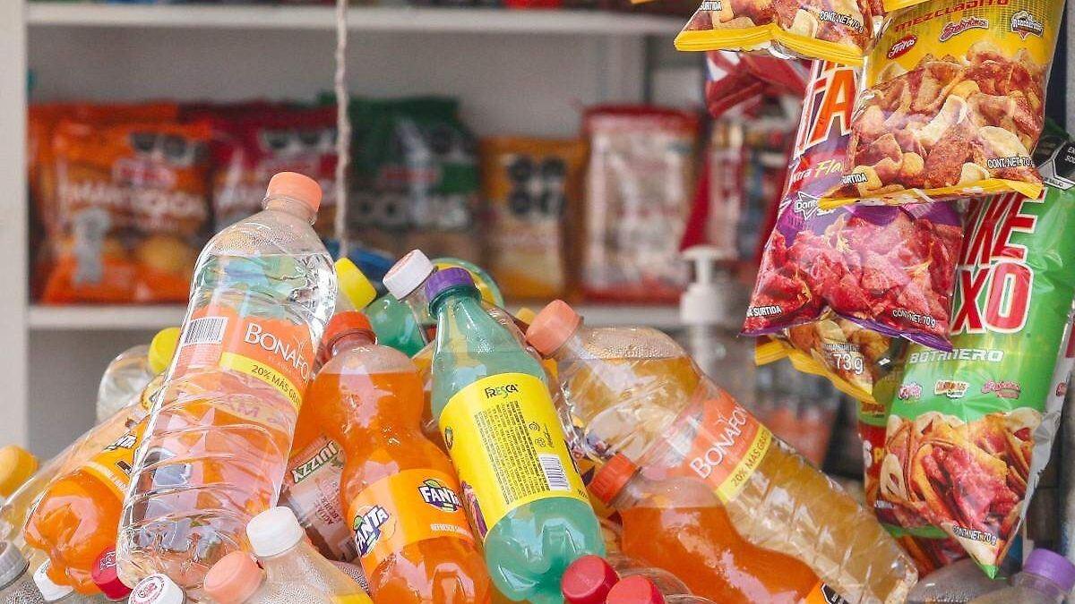 Retirarán de cafeterías de escuelas públicas de Veracruz refrescos embotellados y frituras