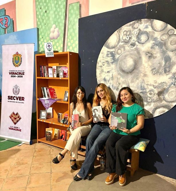 Colectiva Colmena Verde inaugura la biblioteca feminista "Épica" en el puerto de Veracruz