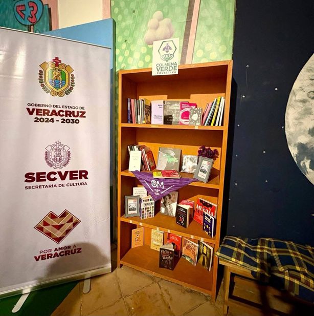 Colectiva Colmena Verde inaugura la biblioteca feminista "Épica" en el puerto de Veracruz