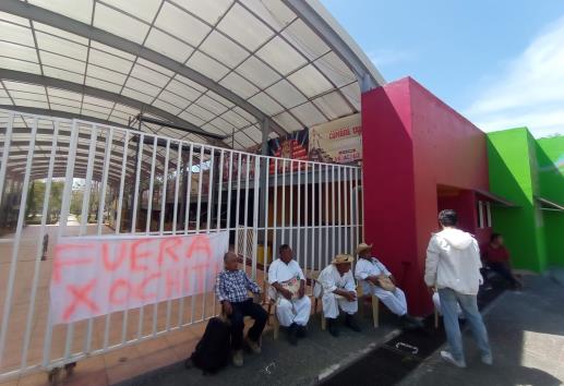 Exigen pago trabajadores de Cumbre Tajín