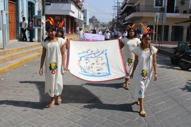 Con desfile, calles de Misantla se llenan de color y tradición por el Festival del Sol 2025