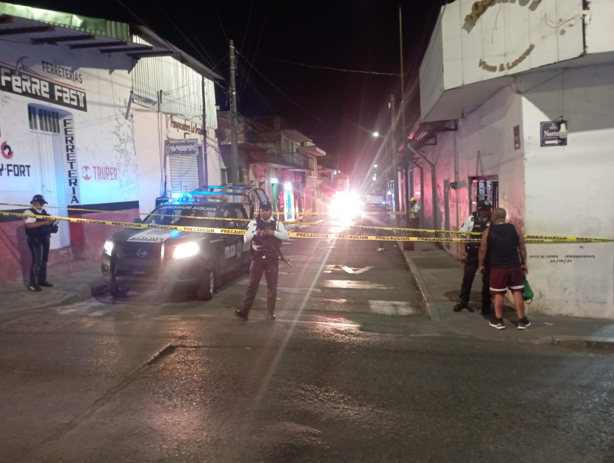 En plena vía pública: hombre fallece instantáneamente en Orizaba